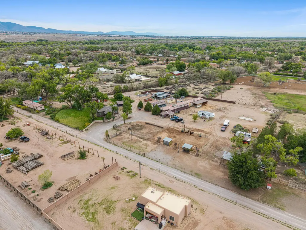 490 E Valverde Road, Corrales