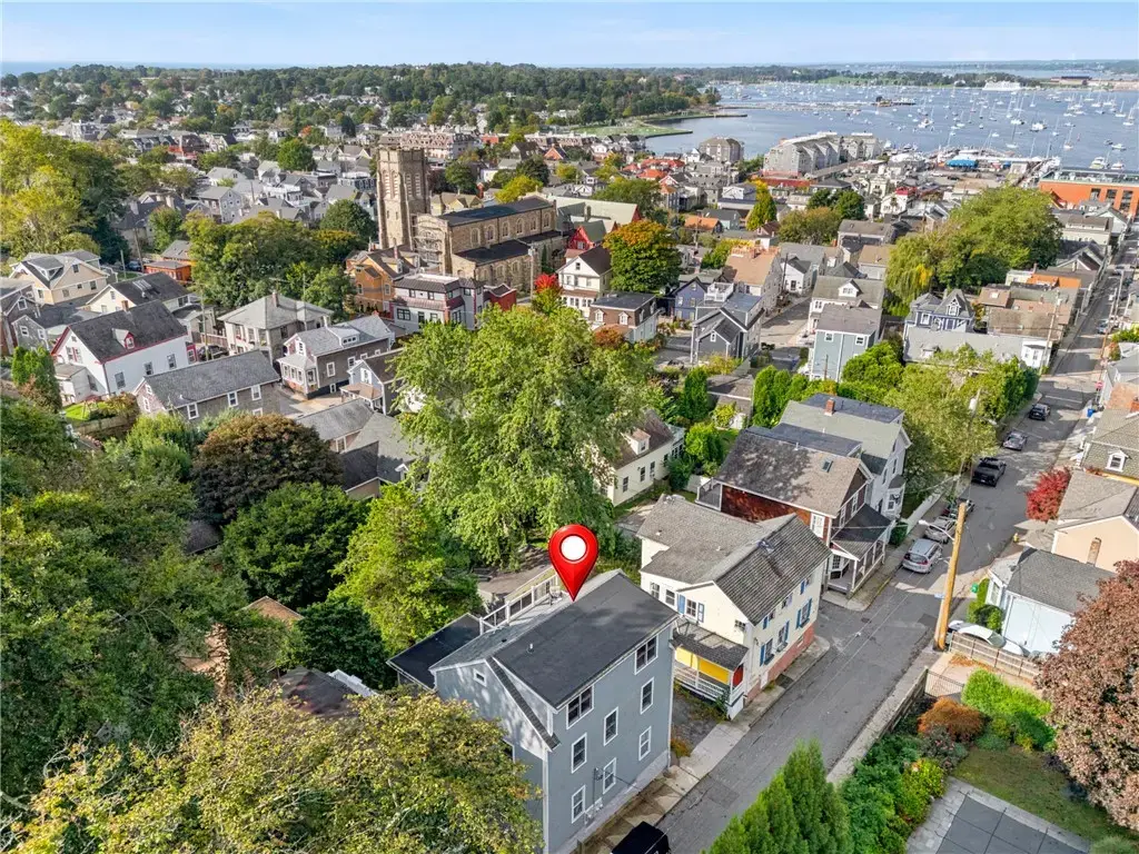 77 Pope St # 2, Newport