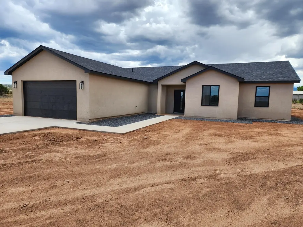 3 Luna Del Prado, Edgewood
