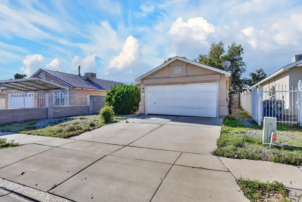7508 Purple Fringe Road Sw, Albuquerque