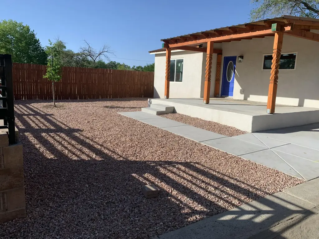 914 Gatewood Avenue Sw, Albuquerque