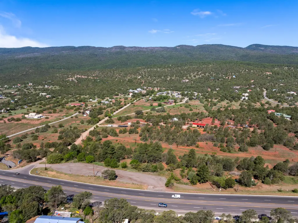 2-b Snowline Road, Cedar Crest
