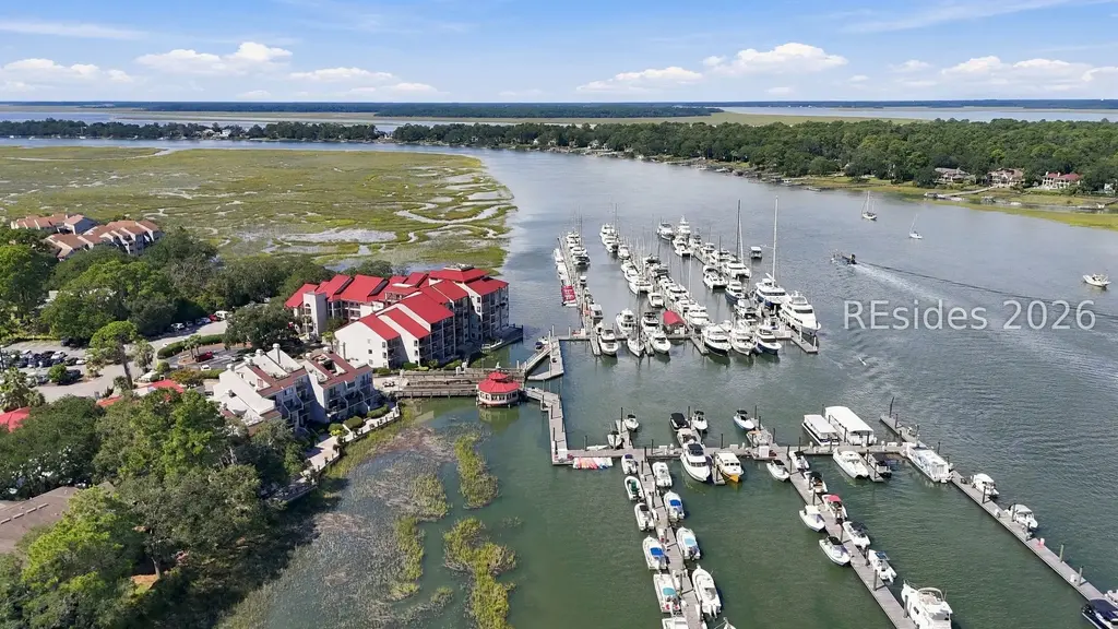 90 Helmsman Way 105b, Hilton Head Island