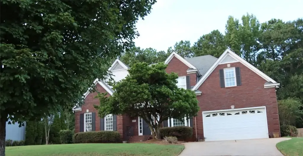 1777 Woodley Rd, Auburn