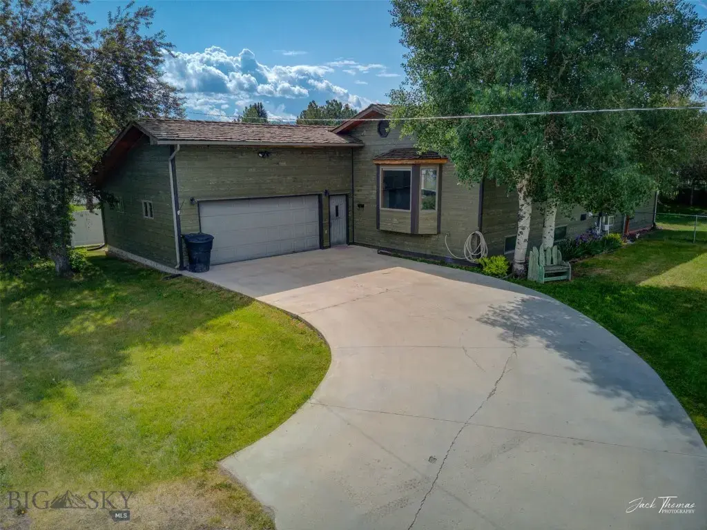 620 Higgins, Deer Lodge