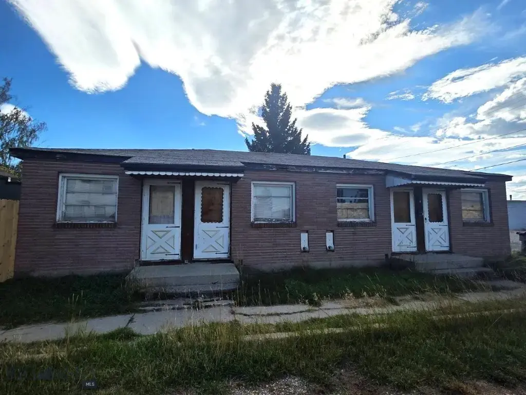 308 St. Mary's Avenue, Deer Lodge