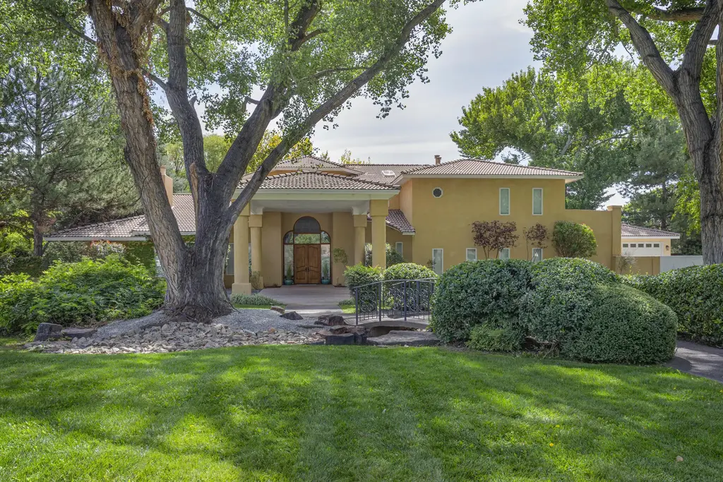 5808 Padre Roberto Road Nw, Albuquerque