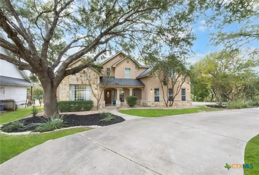 450 Three Oaks Road, Seguin