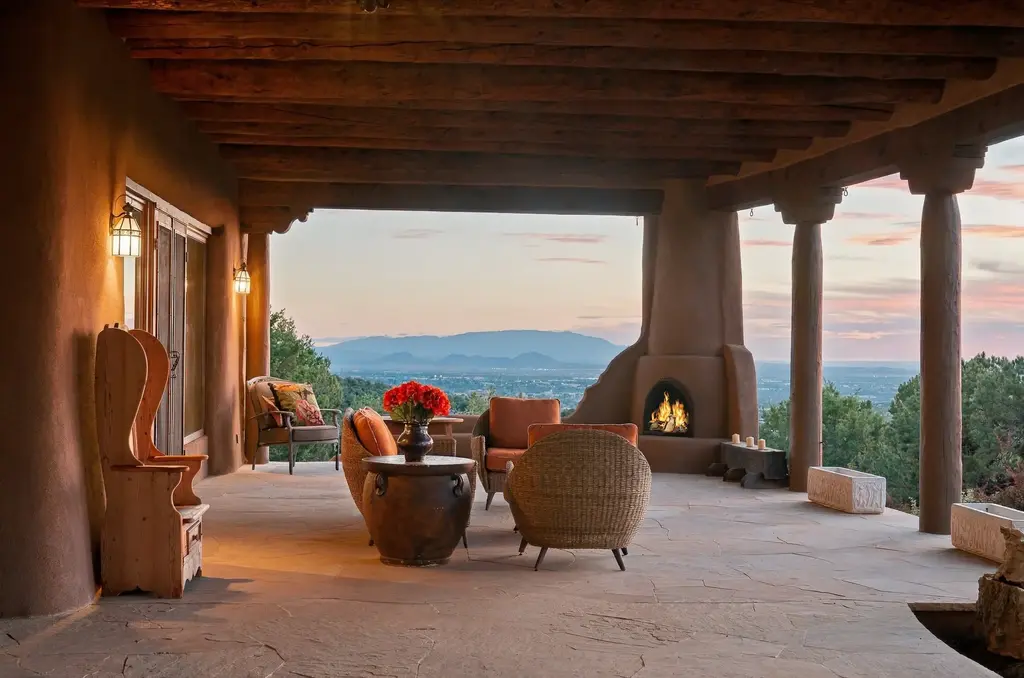 1054 Sierra Del Norte, Santa Fe