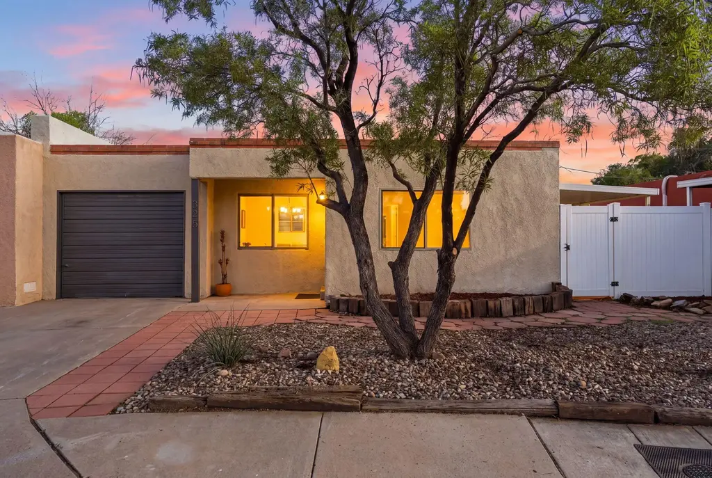 325 Shannon Place Nw, Albuquerque