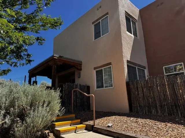 2210 Miguel Chavez # 518, Santa Fe