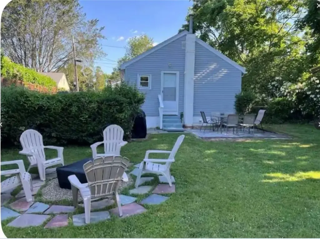 74 Orchard Ave, Middletown