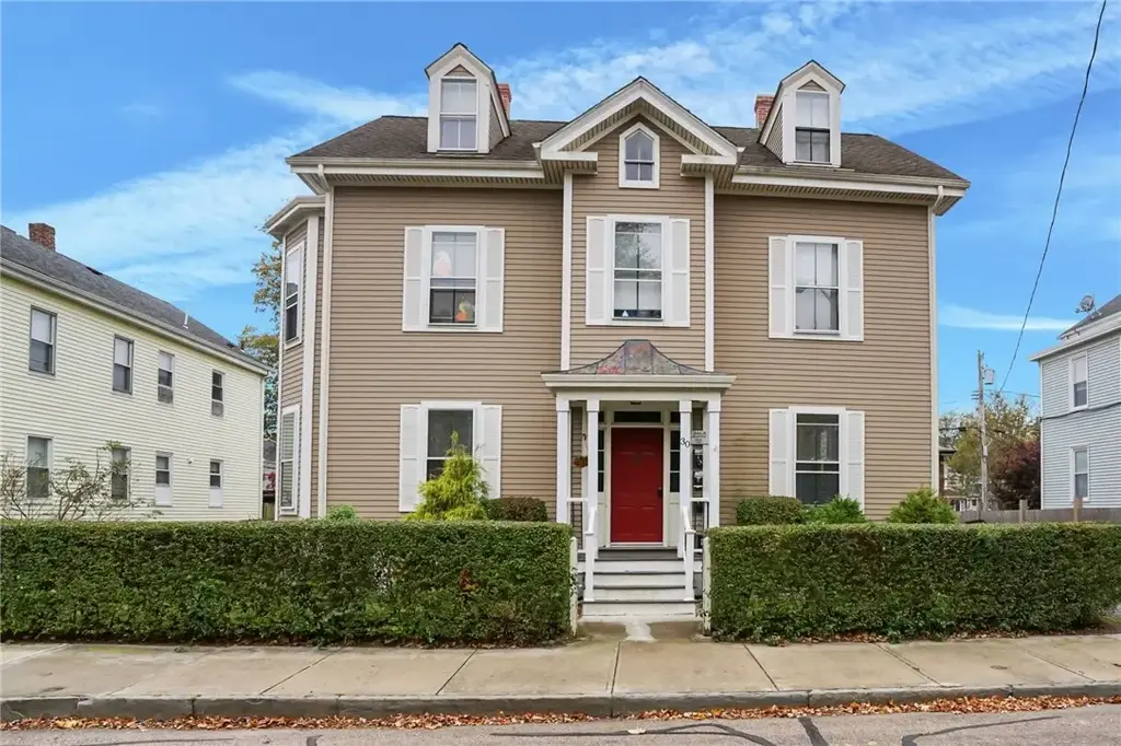 30 Gould St # 3, Newport