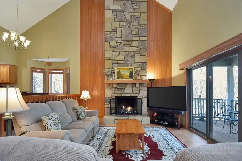 140 Pond View Lane # Blue Ridge #4, Blowing Rock