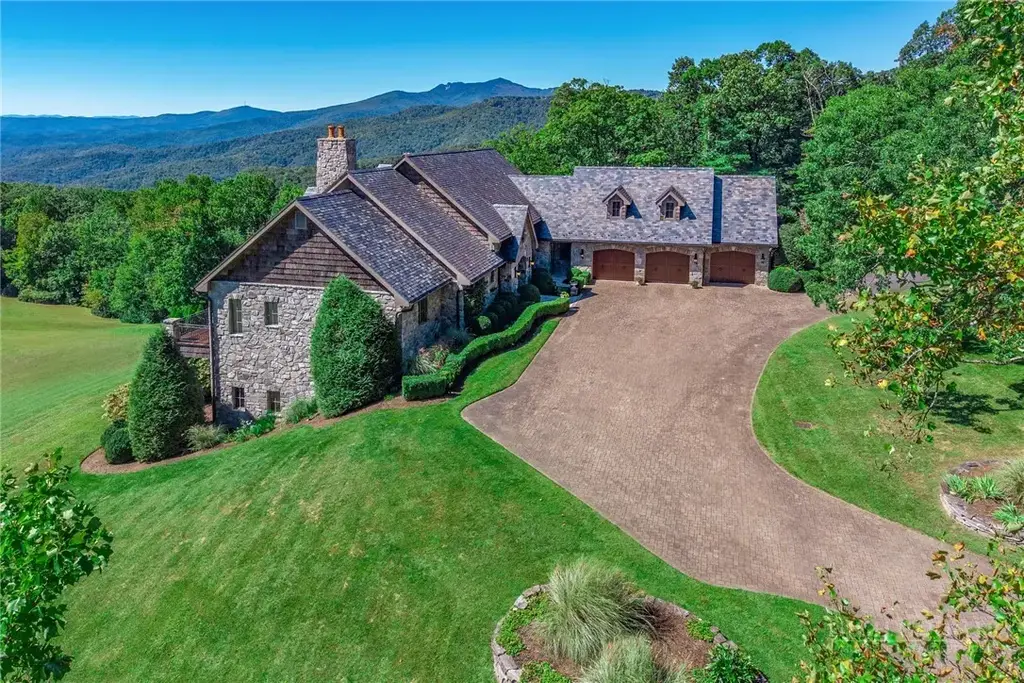 733 Dogwood Lane, Blowing Rock