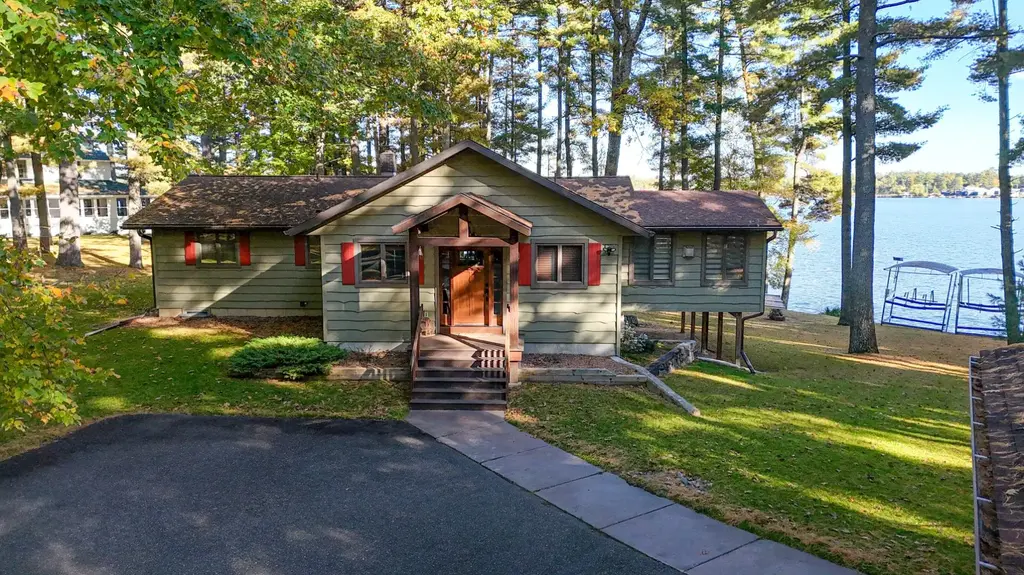 8560 Lambert Rd, Minocqua