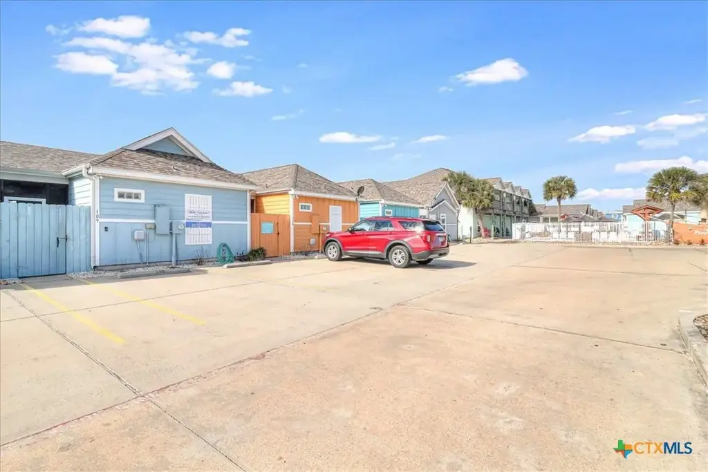2212 Hwy 361 109, Port Aransas