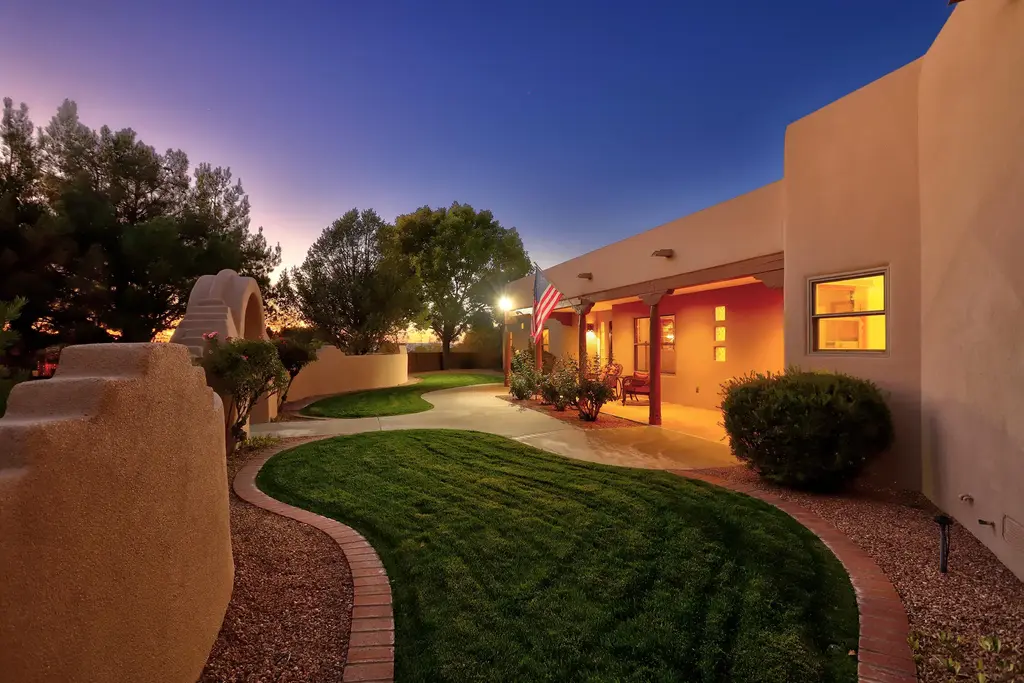 9175 Wilshire Avenue Ne, Albuquerque