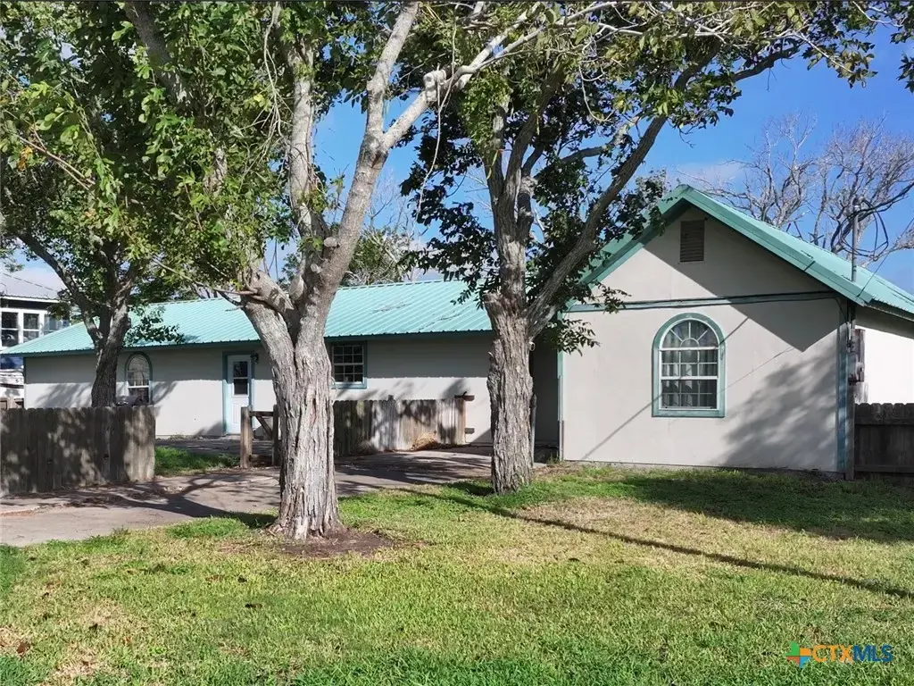 450 W Kruse Avenue, Port Lavaca
