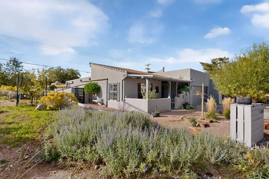 4901 Calle De Carino Ne, Albuquerque
