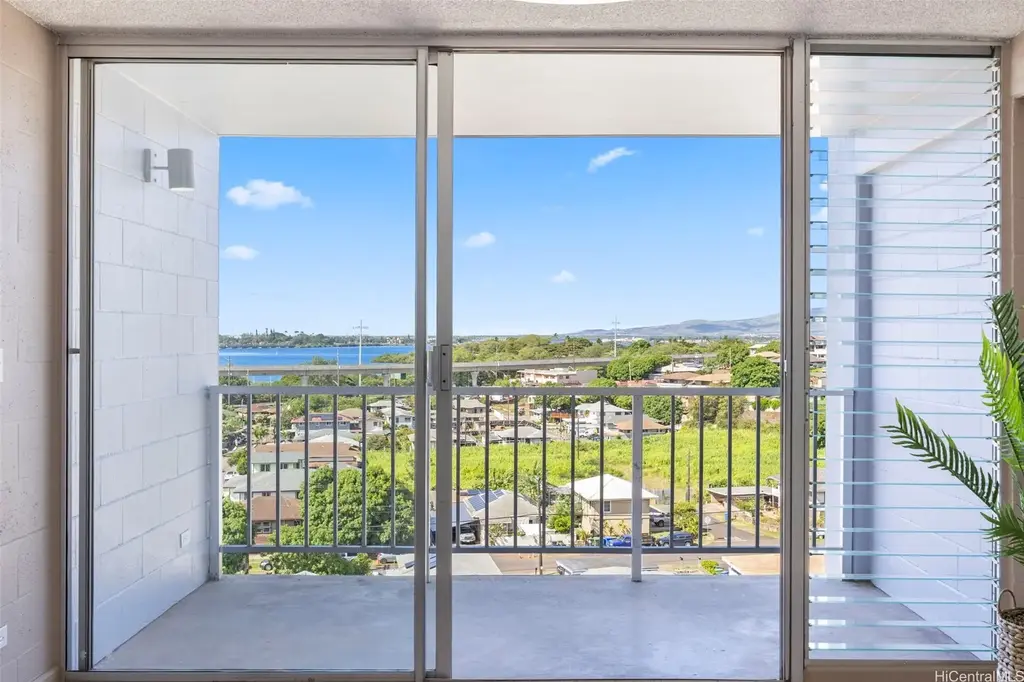 (unit #907) 99-70 Kauhale Street, Aiea