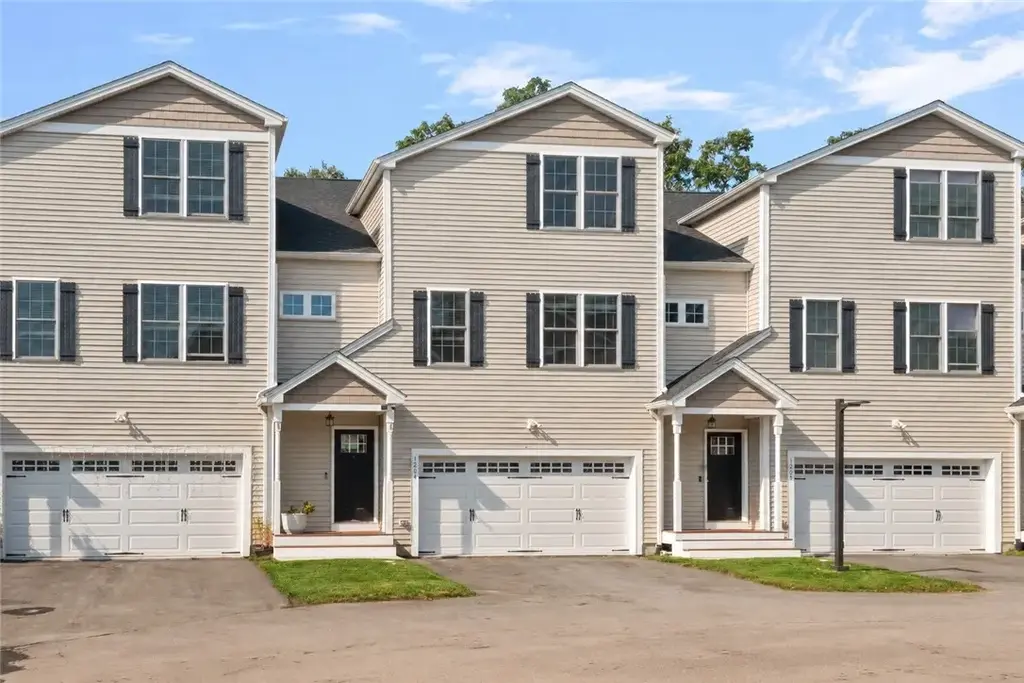1204 Hunting Hill Dr, Cumberland