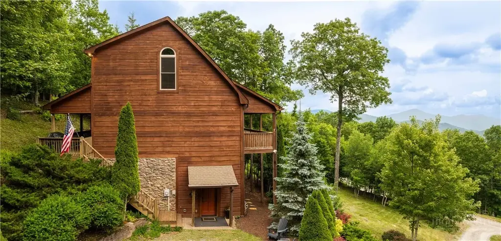359 Running Deer Trail, Boone