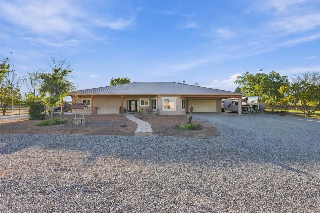 27 Cielo Vista Road, Belen