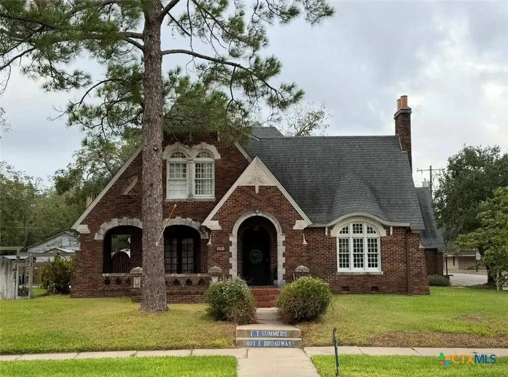 401 E Broadway, Cuero