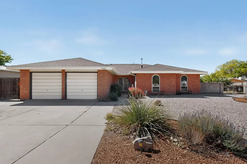 7801 Pioneer Trail Ne, Albuquerque