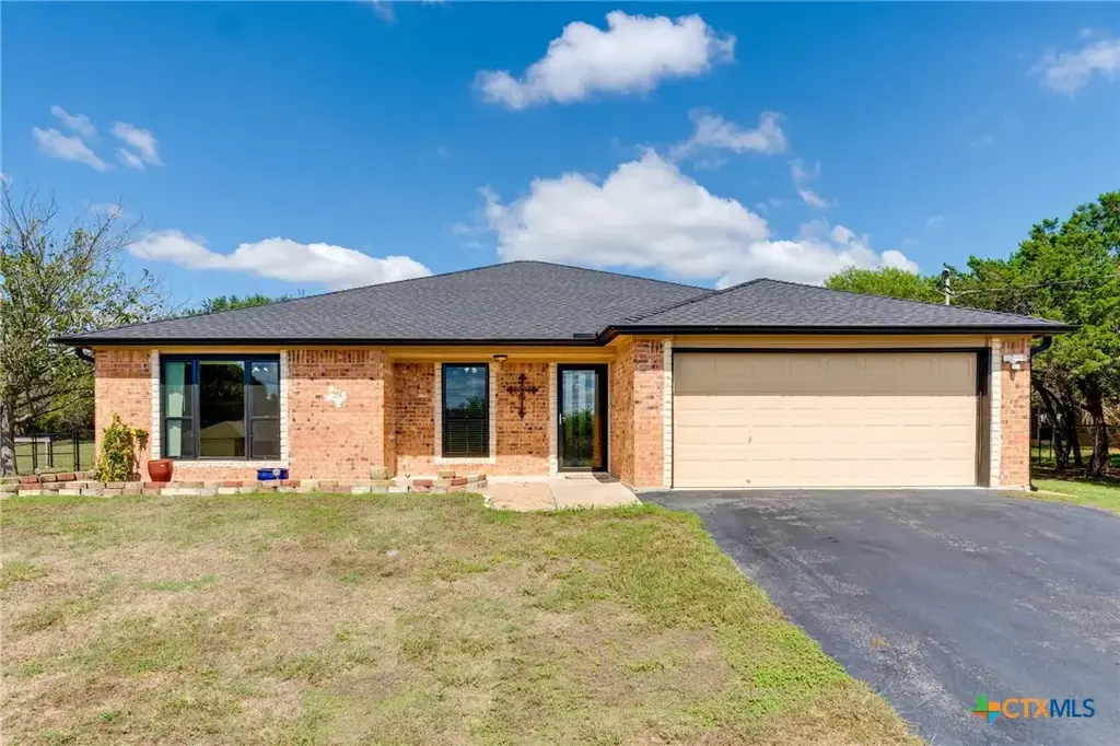 275 County Road 4711, Kempner