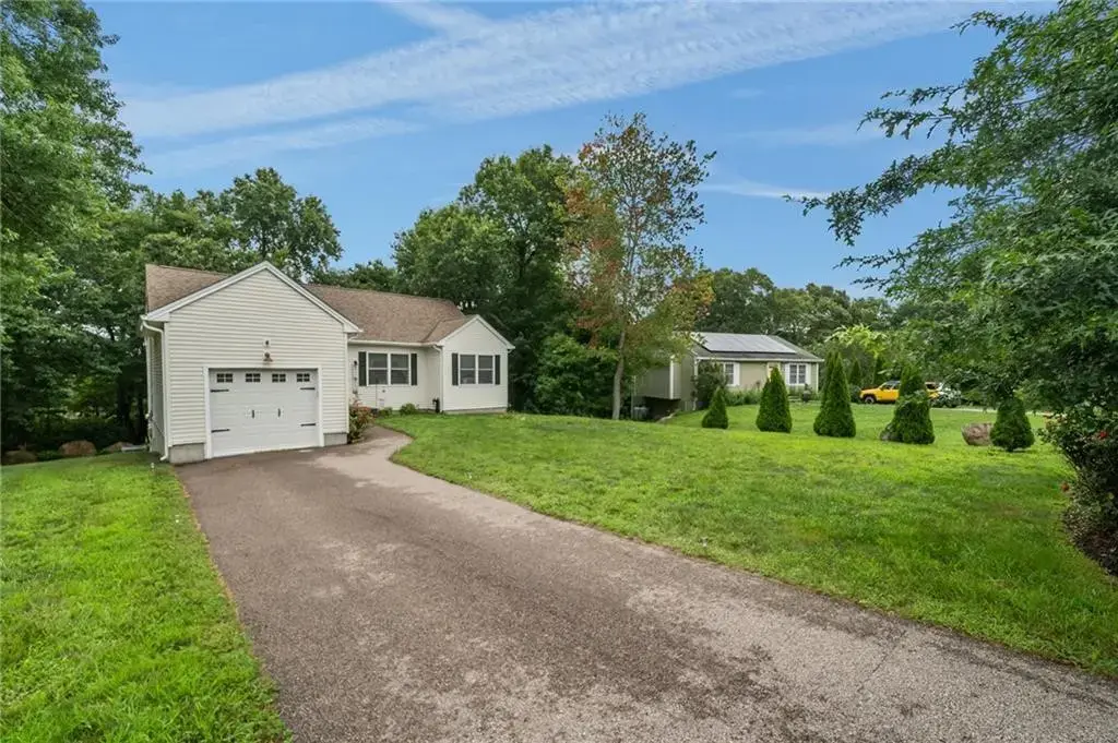 30 Fieldstone Way, Westerly