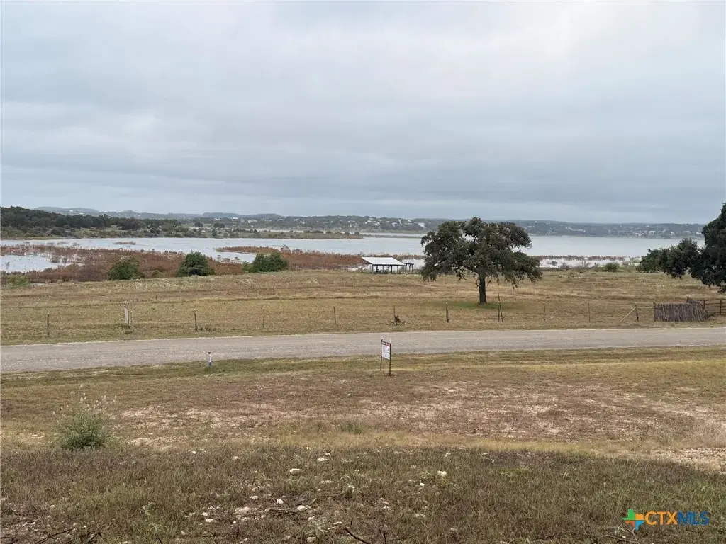 4300 Potters Creek Road, Canyon Lake