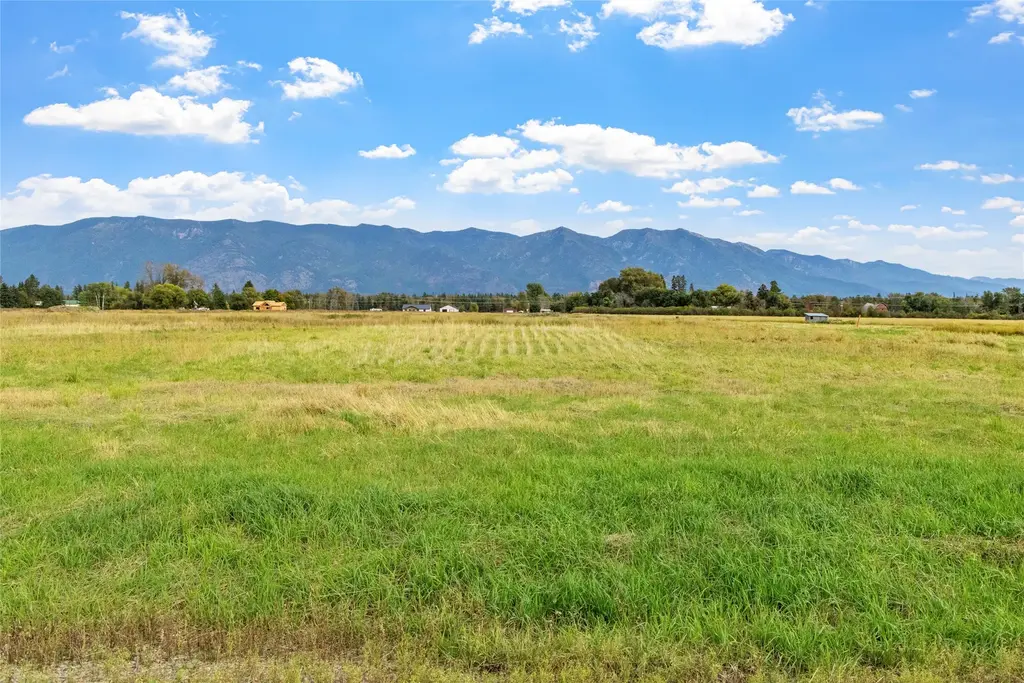 125 Glacier Flats Road, Kalispell
