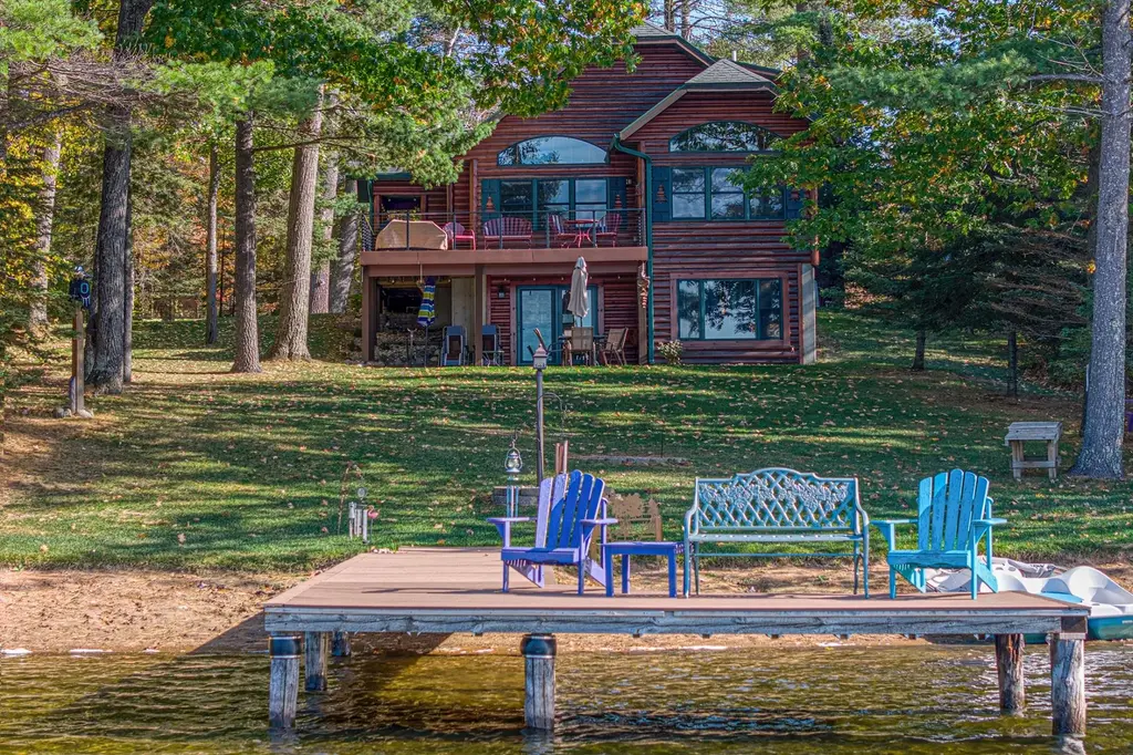 4001 Shangri La Rd, Eagle River