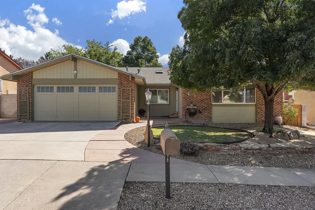 8132 Otero Avenue Ne, Albuquerque