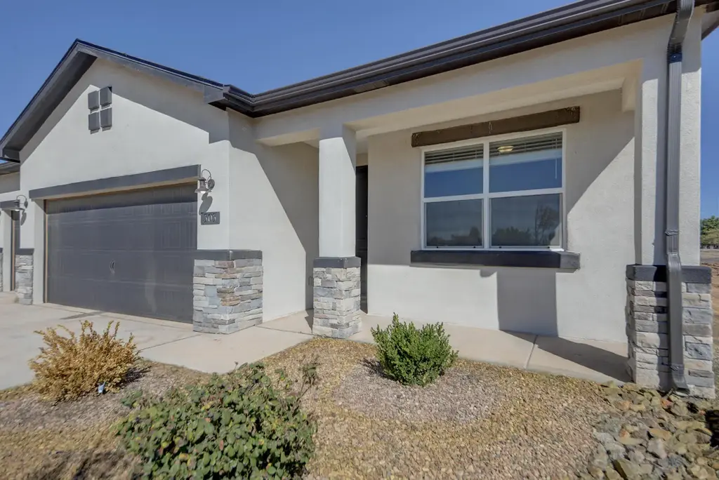 505 9th Avenue Ne, Rio Rancho