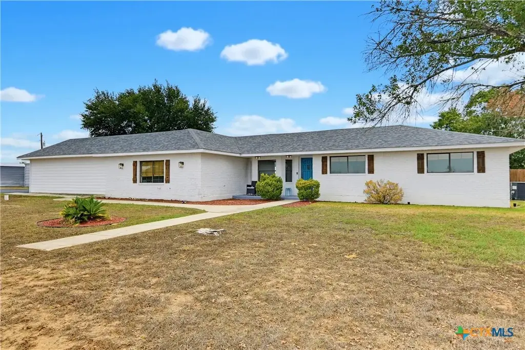 555 Fm 477, Seguin