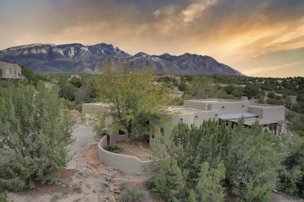 20 Coyote Run, Placitas