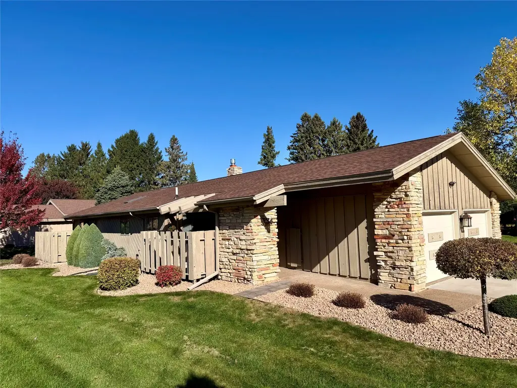 534 Fairfield Court, Chippewa Falls