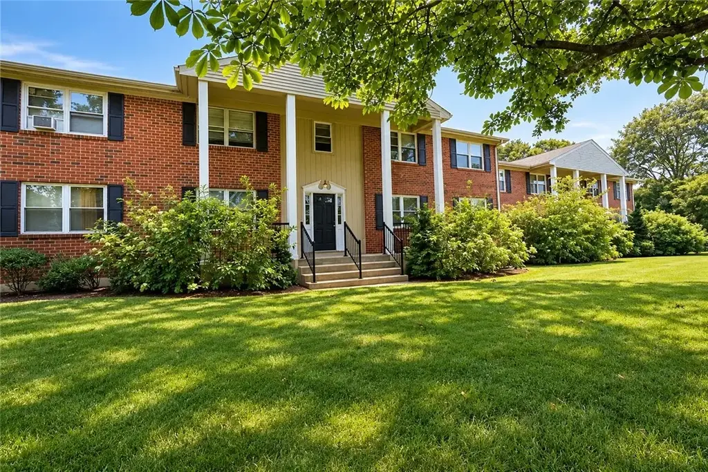 70 Carroll Ave # 609, Newport