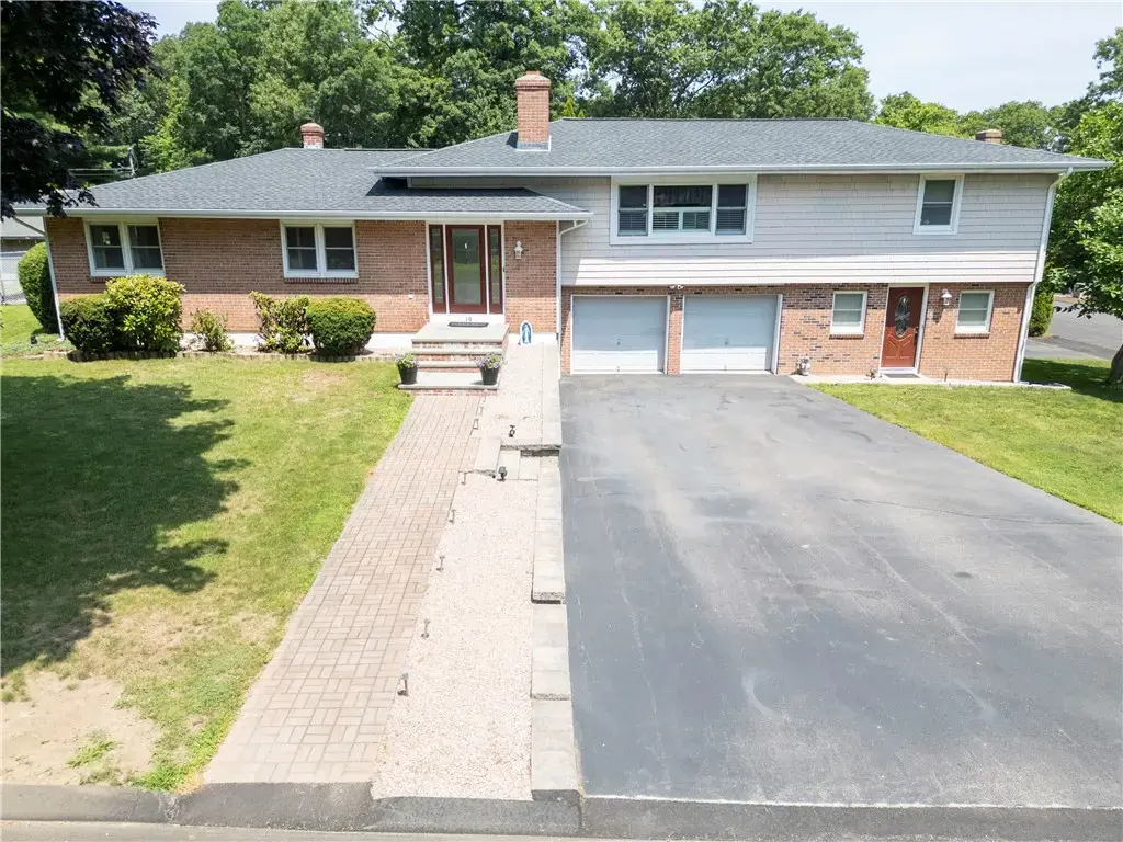 10 Sesame St, Westerly