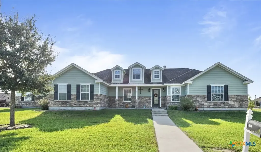 809 Buttercup Drive, Edna