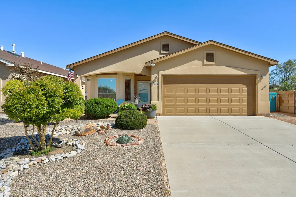 758 Redwood Street Sw, Rio Rancho