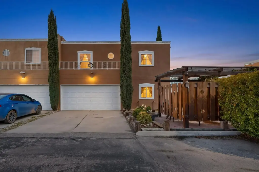 6623 Saint Josephs Avenue Nw, Albuquerque