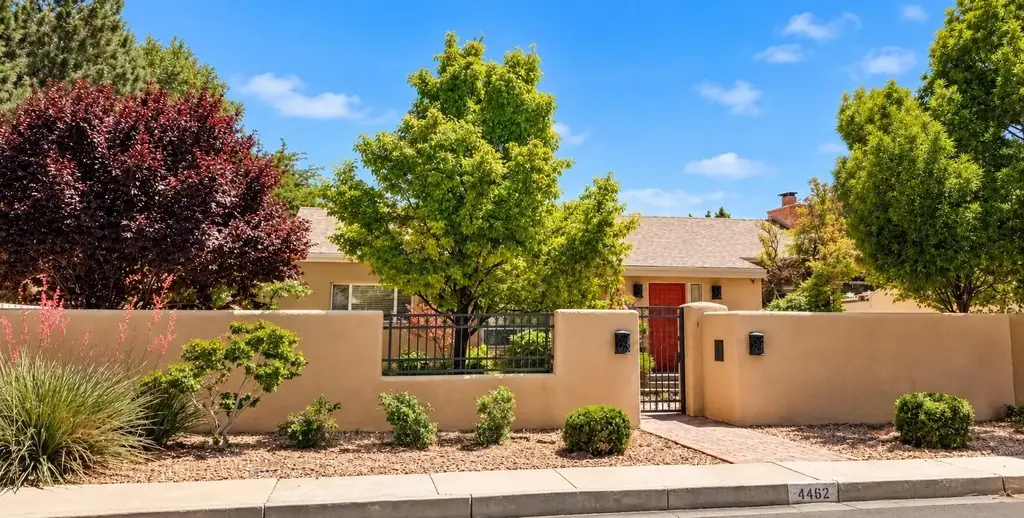 4462 Avenida Del Sol Ne, Albuquerque