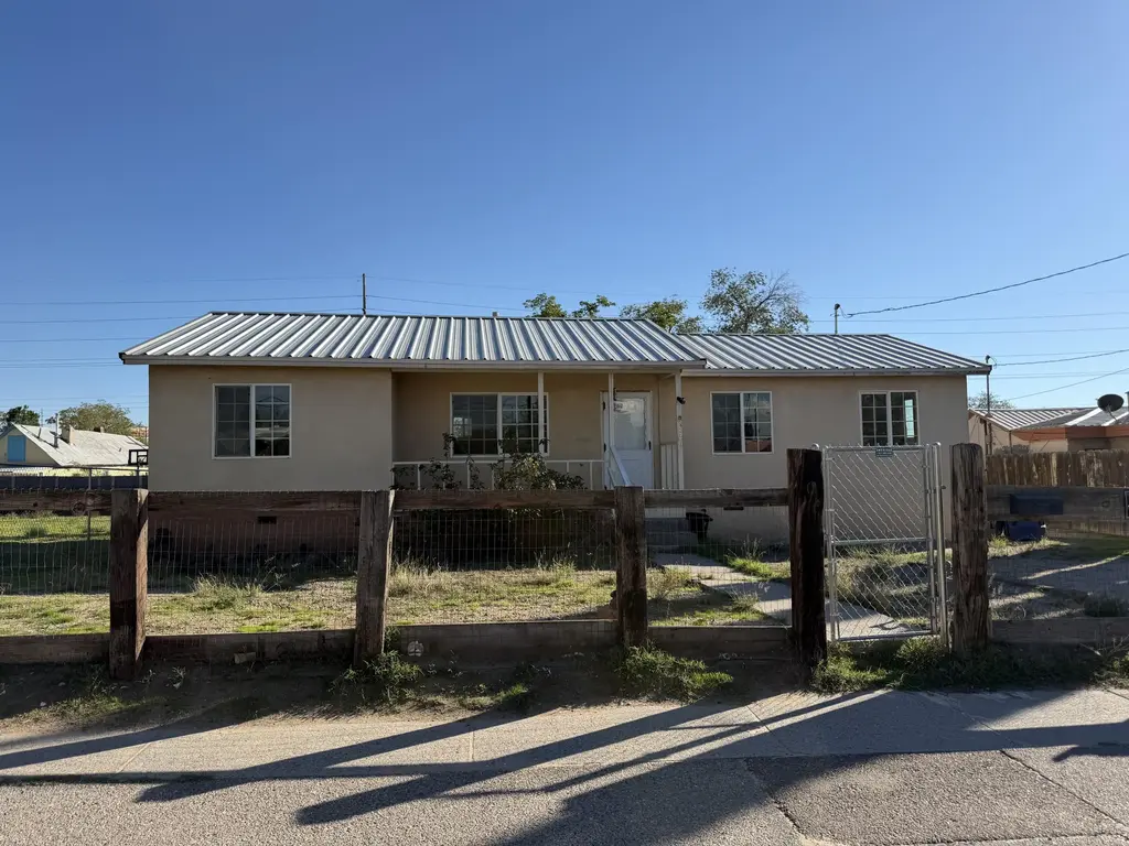 420 Gomez Avenue Ne, Albuquerque