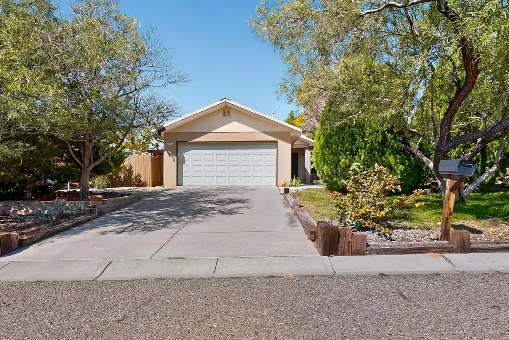 117 Vissing Place, Los Lunas