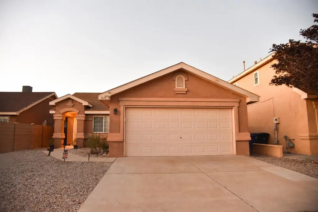 7619 Greywolf Road Sw, Albuquerque