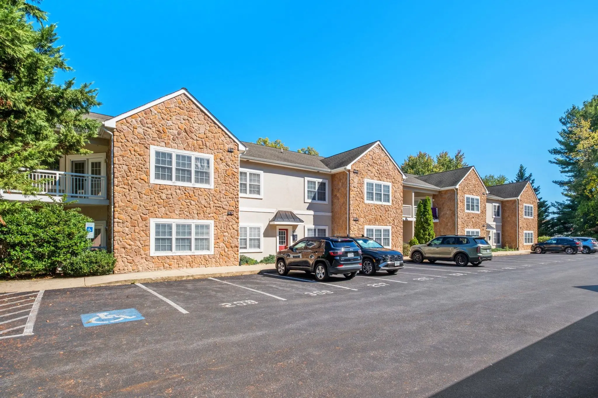 1410 N Coalter St 308, Staunton